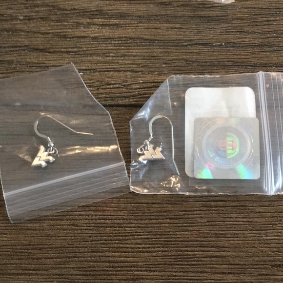 Earrings - Picture 2 of 3